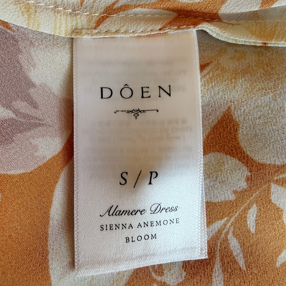 Dôen Alamere 💯 Silk Dress in the Sienna Anemone Bloom print size S - Picture 6 of 8